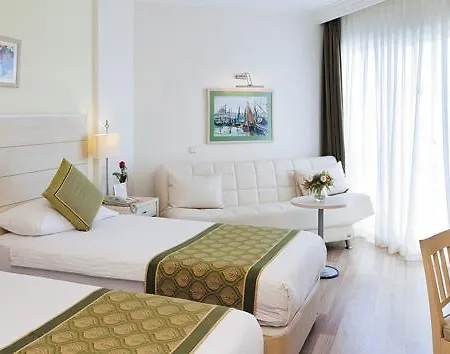 Resort Febeach Side