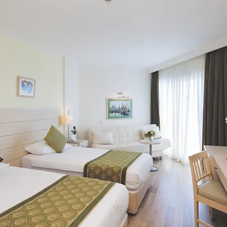 Resort Febeach 4*